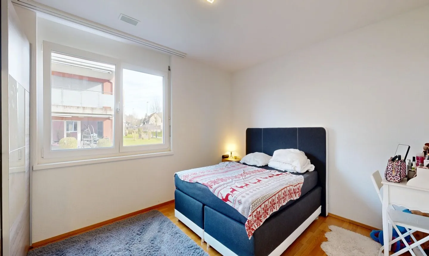 Moderne 3.5-Zimmer-Gartenwohnung mit 184 m² Garten und Sitzplatz - Photo 8 sur 11