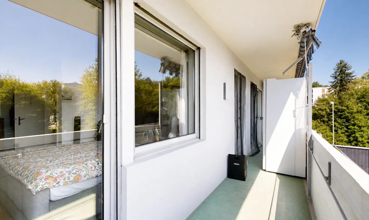 Charming Apartment with Parking - Photo 8 of 11