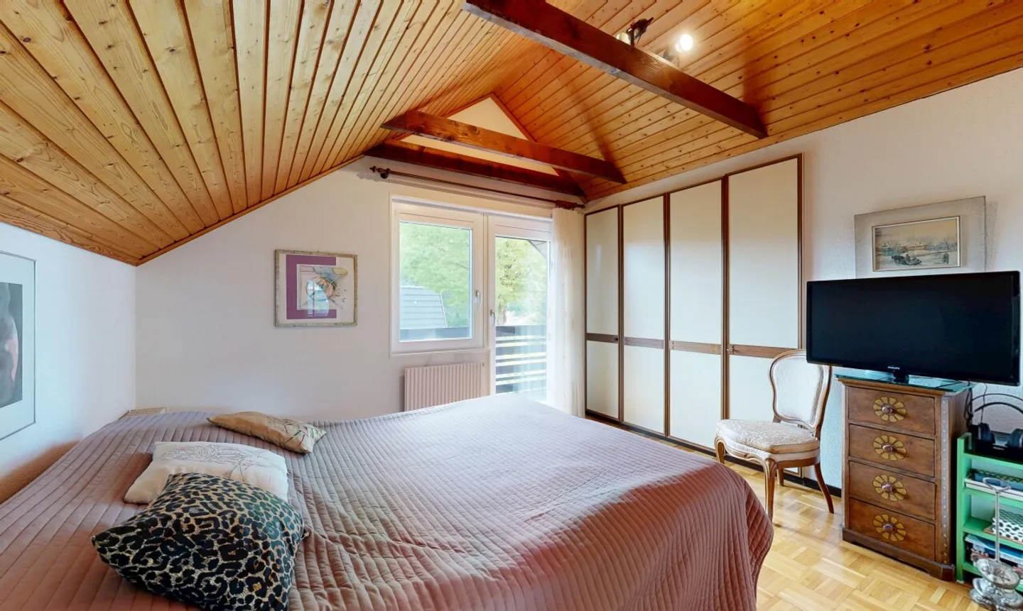 Charming home with garden idyll and panoramic view - Photo 10 of 11