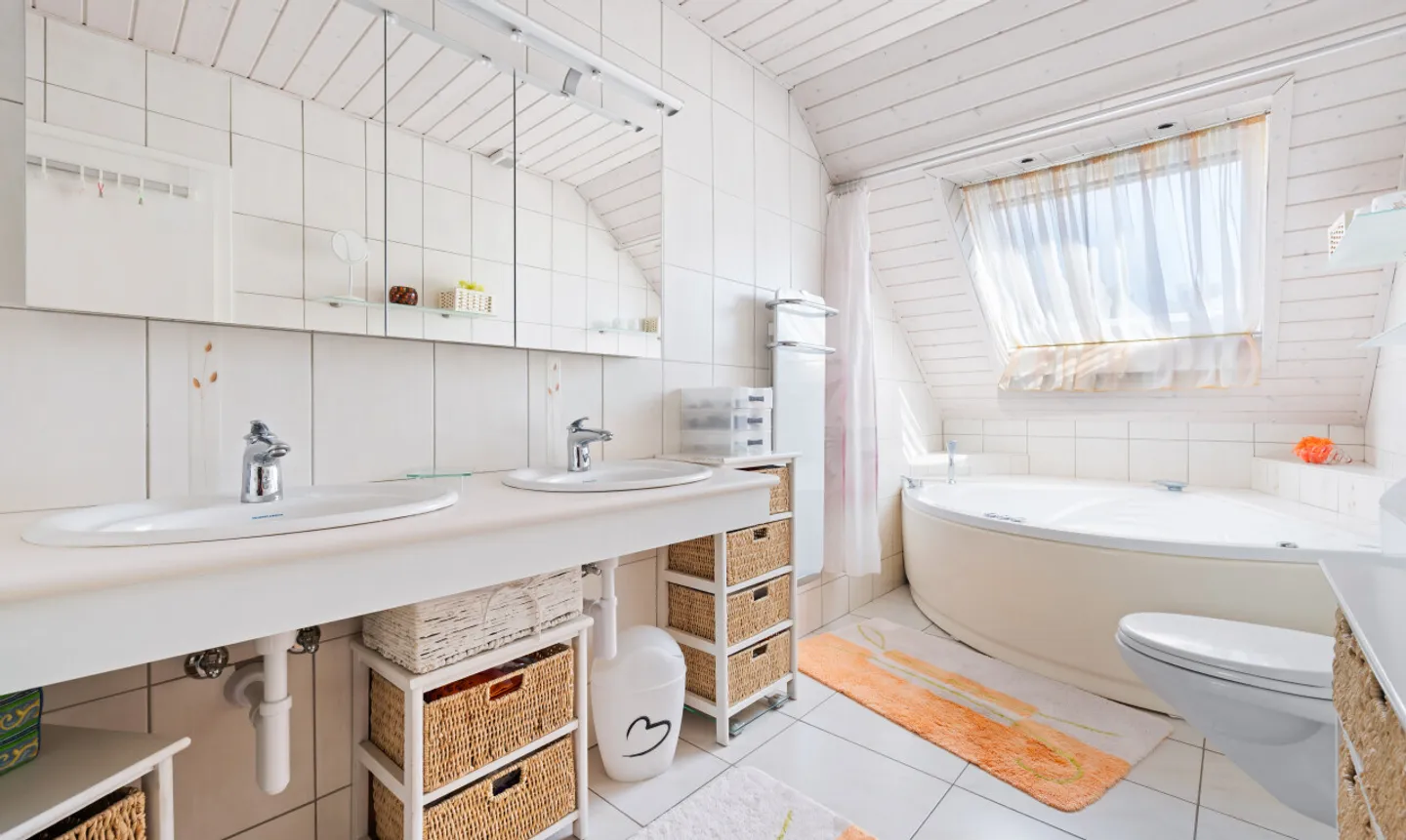 Geräumiges Familienhaus mit Garten in ruhiger Umgebung - Foto 10 von 13