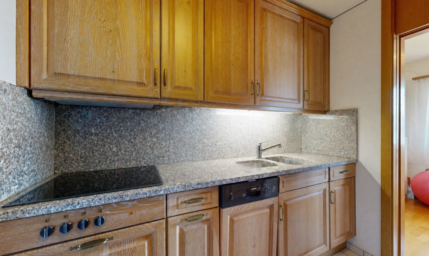 Seesicht, Ruhe und Sonne Ihre 2.5-Zimmerwohnung in Merligen - Foto 7 von 11