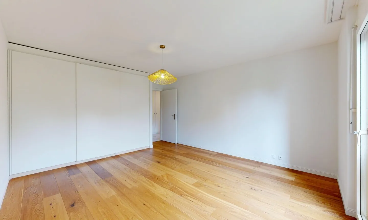 Spacious Garden Apartment in Morges - Photo 10 of 11