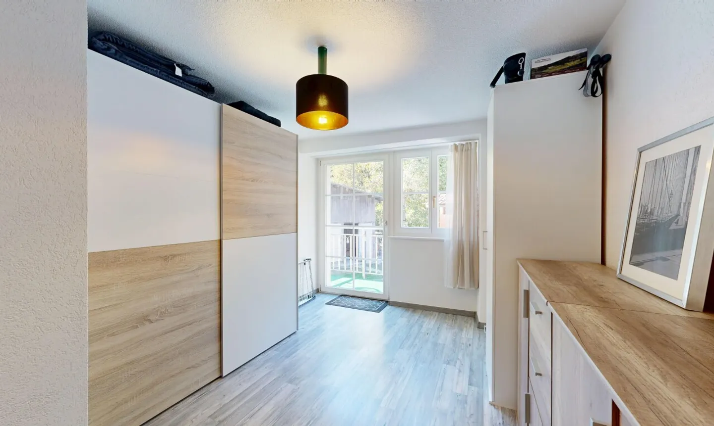 Charming 4.5-Room Ground Floor Apartment with Historic Tiled Stove - Photo 9 of 11