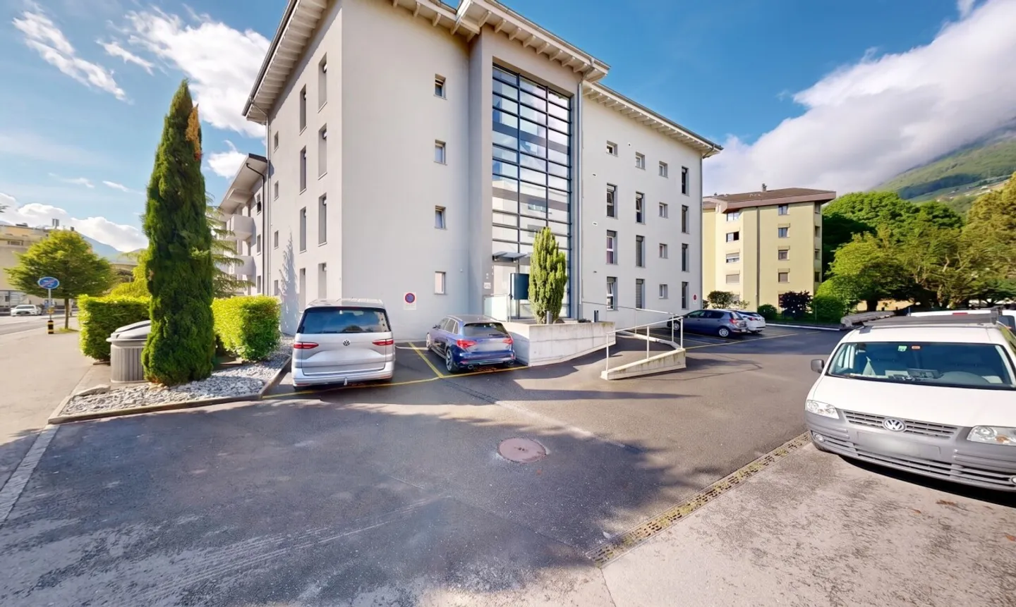 Exklusiv: Helle Wohnung mit großem Balkon-Terrasse - Foto 1 von 11