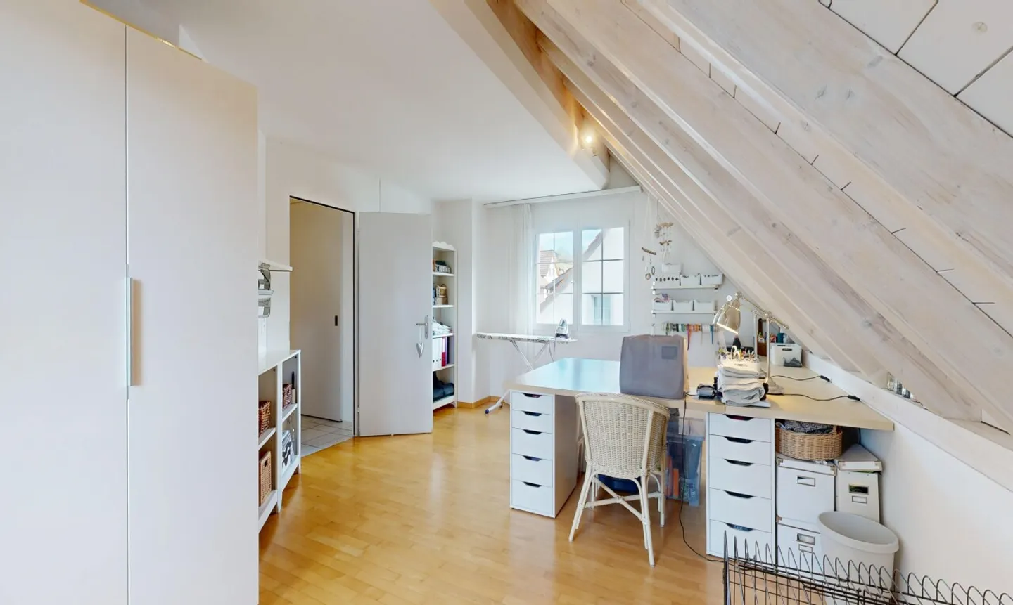 Casa unifamiliare con giardino a Niederwenigen, vicino a Zurigo - Foto 8 di 11