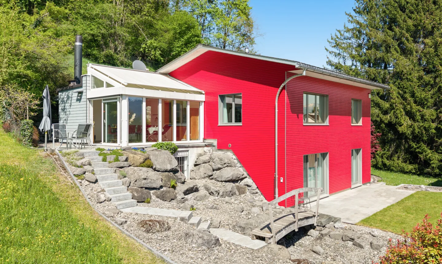 Freistehendes Haus mit einzigartiger Freiheit - Foto 1 von 11