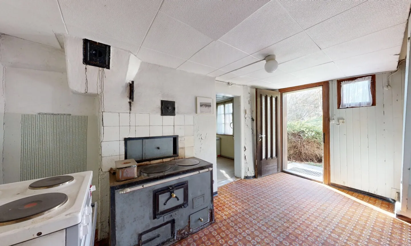 Casa bifamiliare storica al confine del bosco con potenziale di sviluppo - Foto 7 di 11