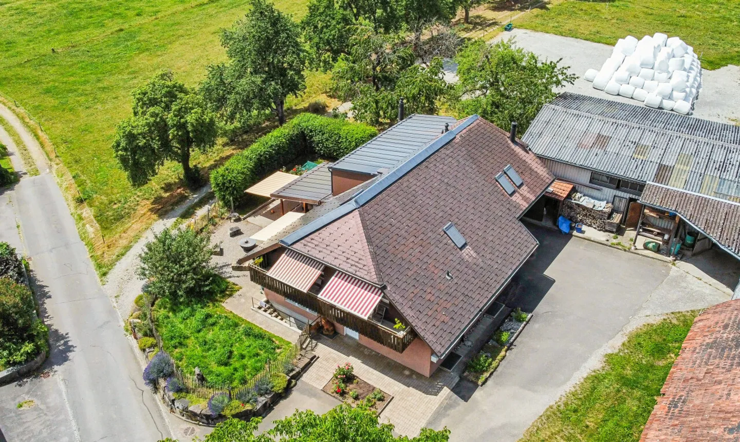 Maison de génération modernisée avec vue à Gysenstein - Photo 2 sur 11