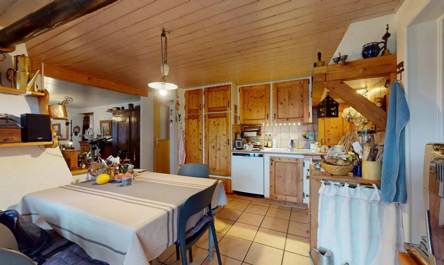 Edificio residenziale affascinante - Foto 10 di 13