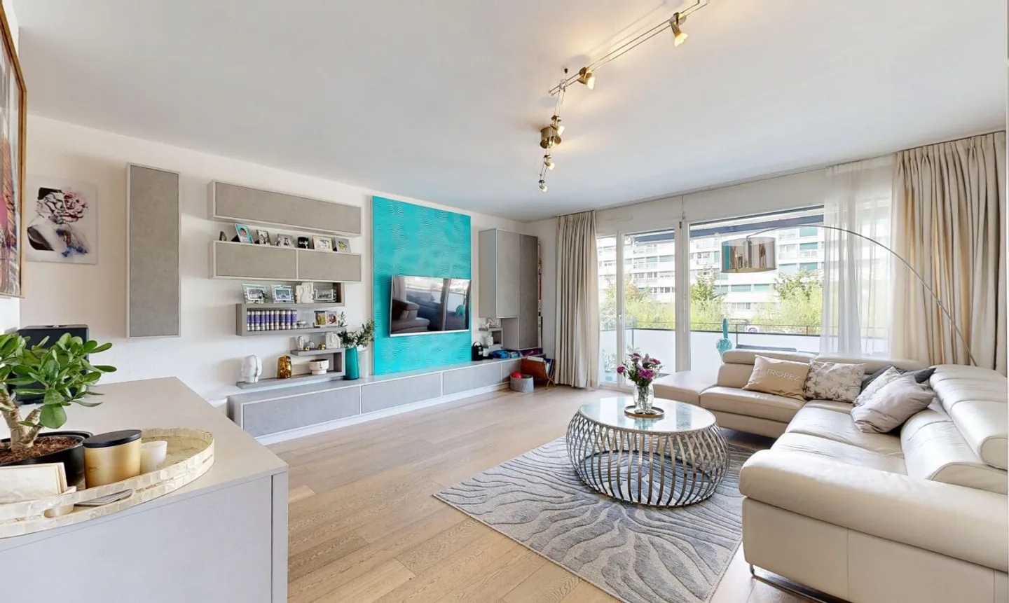 5 rooms ideally located in the heart of Grand-Lancy - Photo 2 of 11