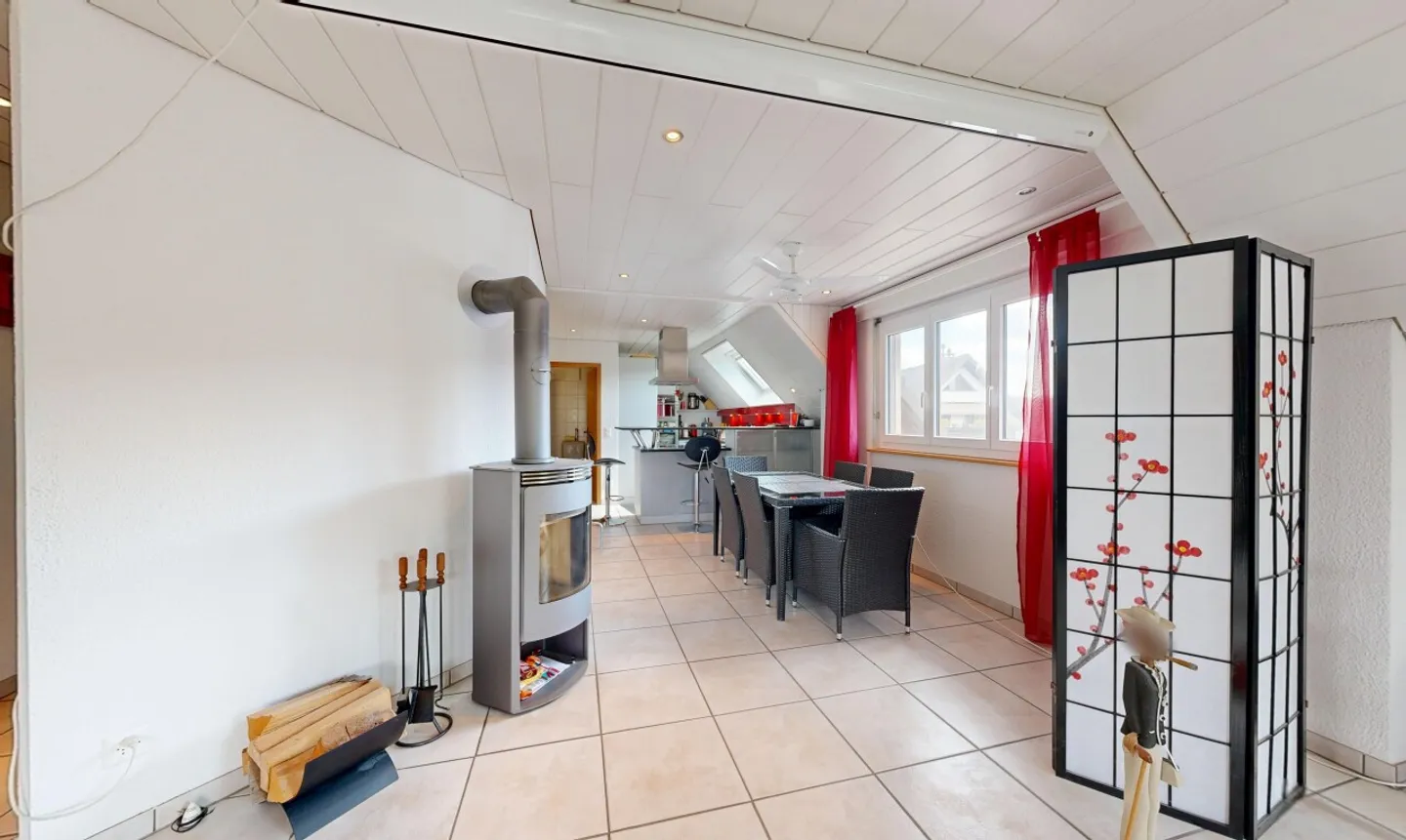 Aussergewöhnliche 5.5-Zimmer-Maisonette mit Wellnessbereich - Foto 3 von 11
