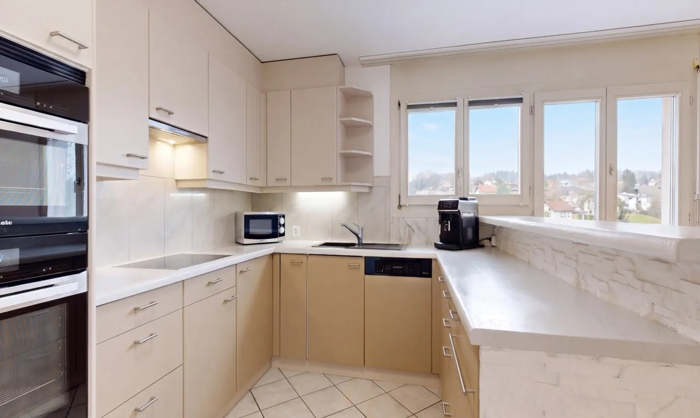 Bright apartment with large terrace in the heart of Châtel - Photo 5 of 13