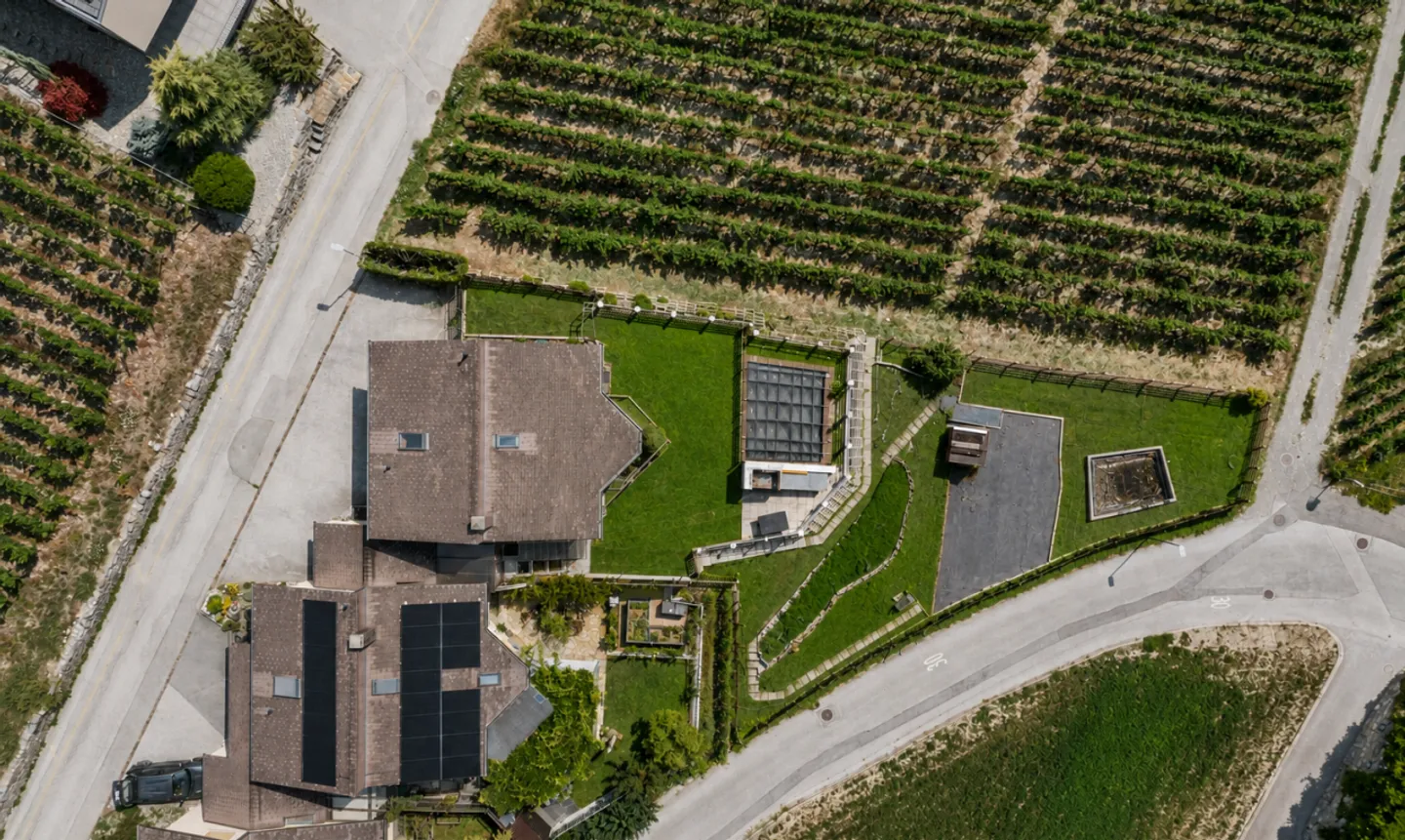 Maison de caractère avec vaste jardin et fort potentiel - Foto 2 von 11
