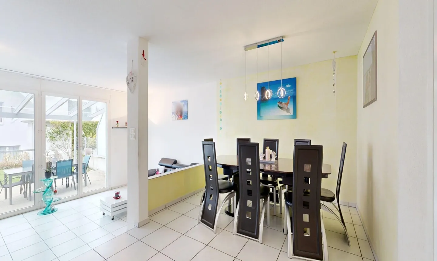 Modern terraced house with plenty of space in a central and quiet location - Photo 7 of 11