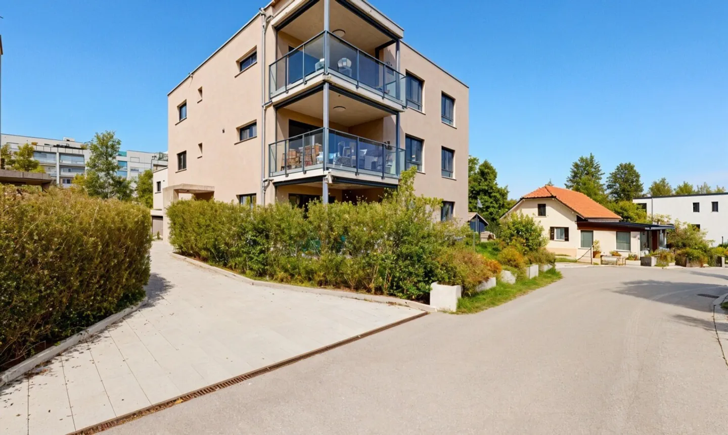 Südseitige Penthouse-Wohnung in ruhiger Lage zwischen Stadt und Land - Foto 2 von 11