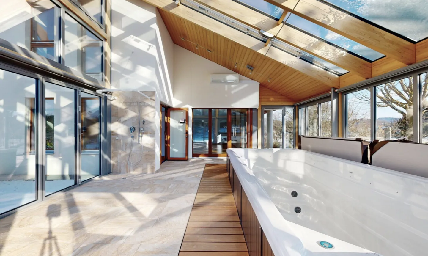 Grande Casa Familiare con Giardino, Veranda e Molto Potenziale - Foto 5 di 11