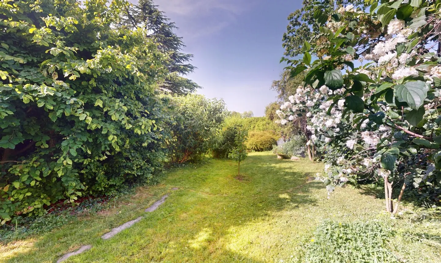 Casa ristrutturata con giardino in una posizione eccezionale - Foto 7 di 11