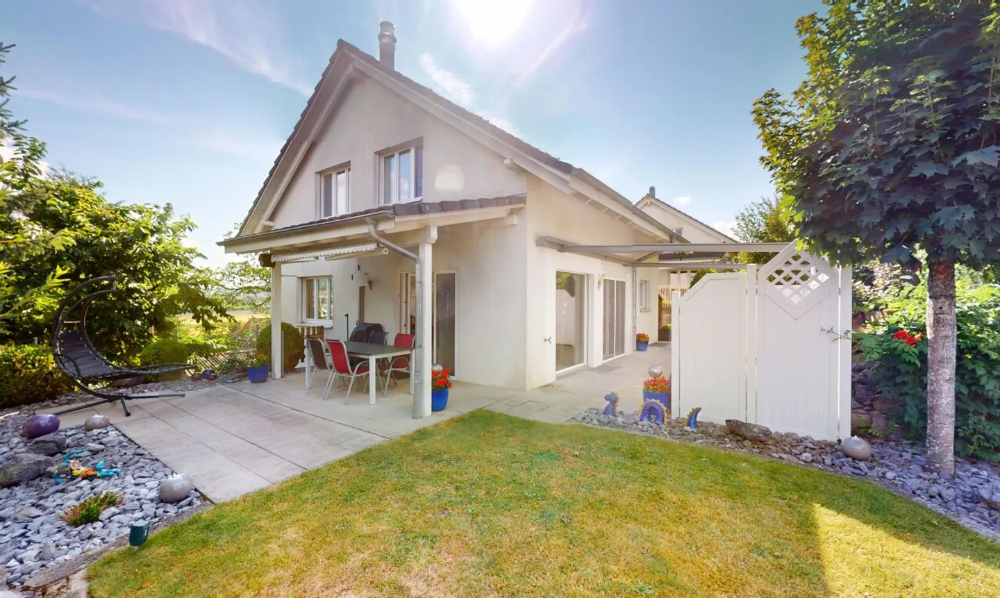 Casa unifamiliare idilliaca con paradiso del giardino - Foto 1 di 13