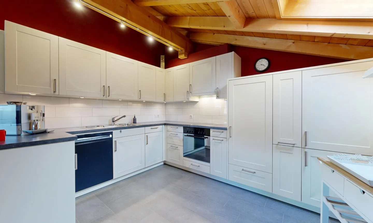 Charmante Dachwohnung mit Bergblick - Foto 5 von 11