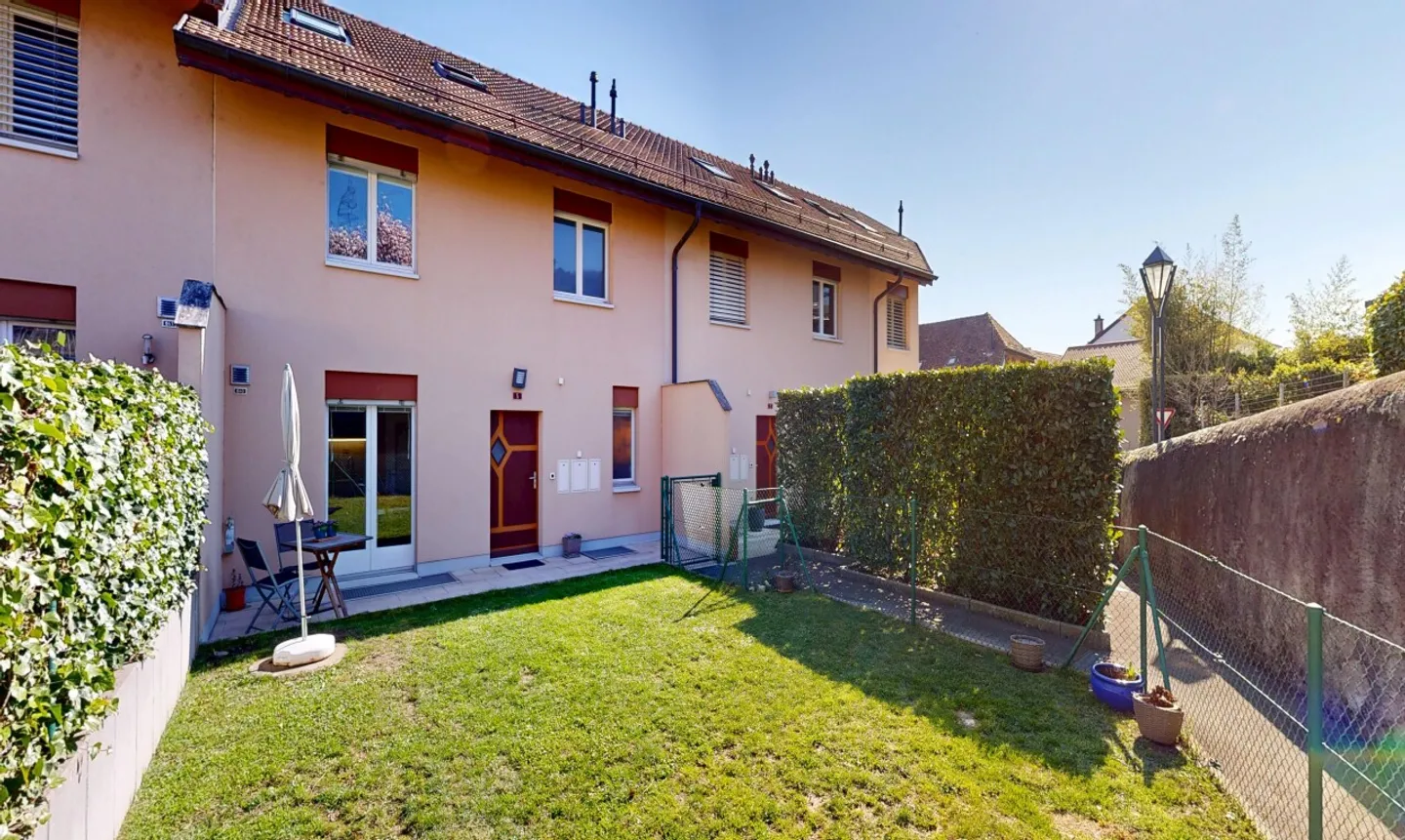 Villa mitoyenne avec vue dégagée sur les Alpes et le lac - Photo 3 sur 11