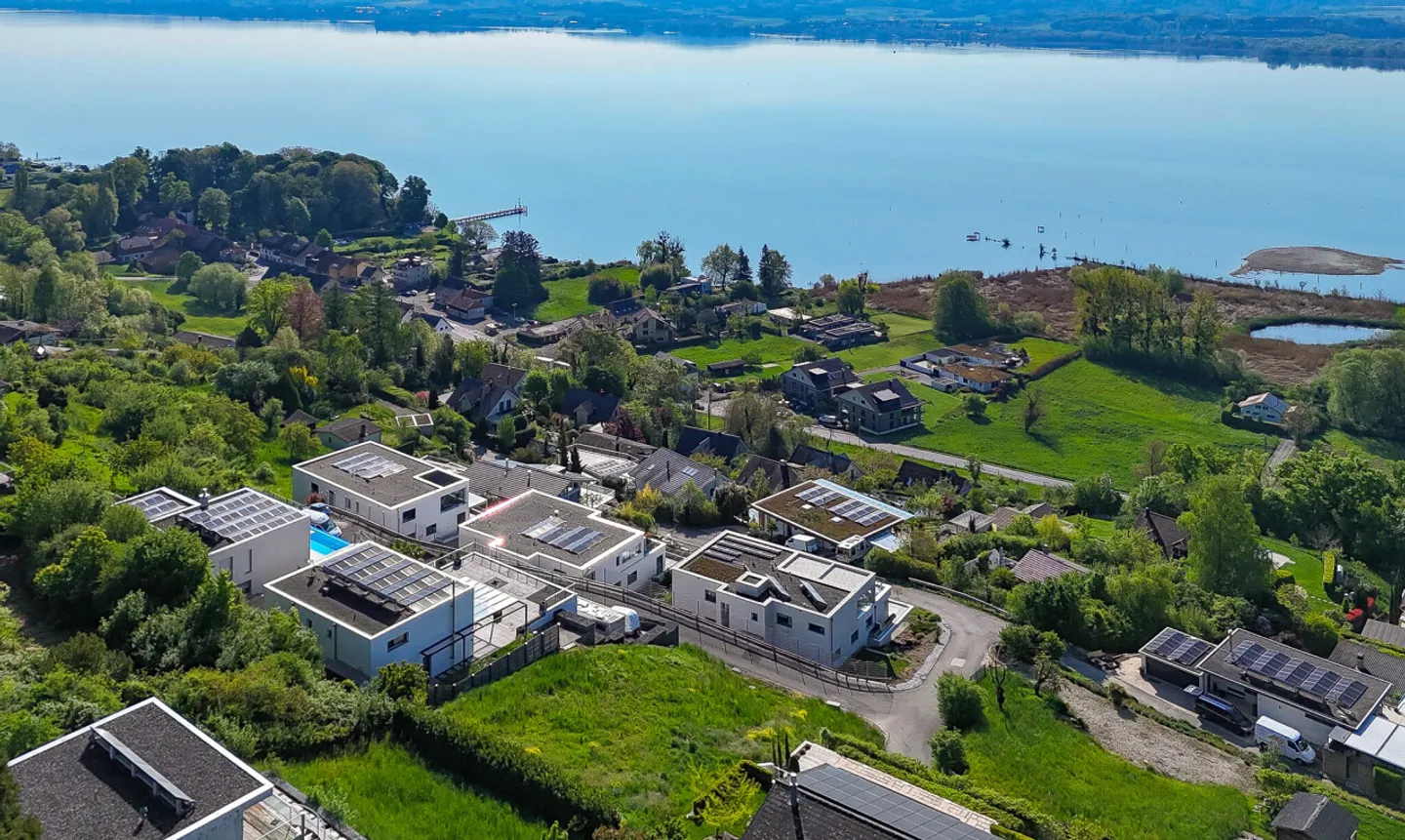 Villa architettonica con vista panoramica sul lago e sulle montagne - Foto 5 di 13