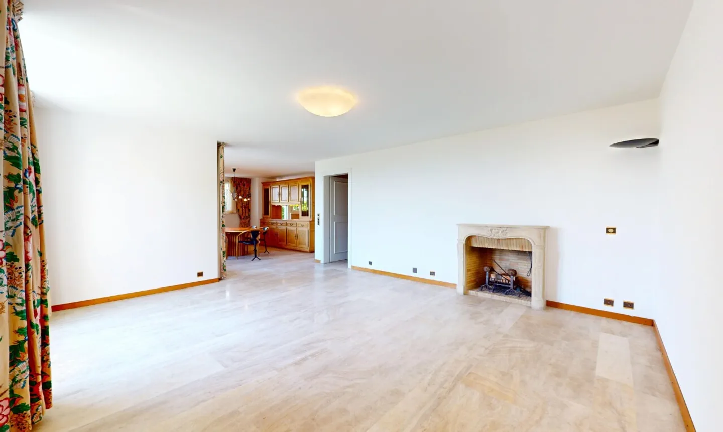 Fascino e spazio: casa con vista libera sul lago e sulle montagne - Foto 5 di 13