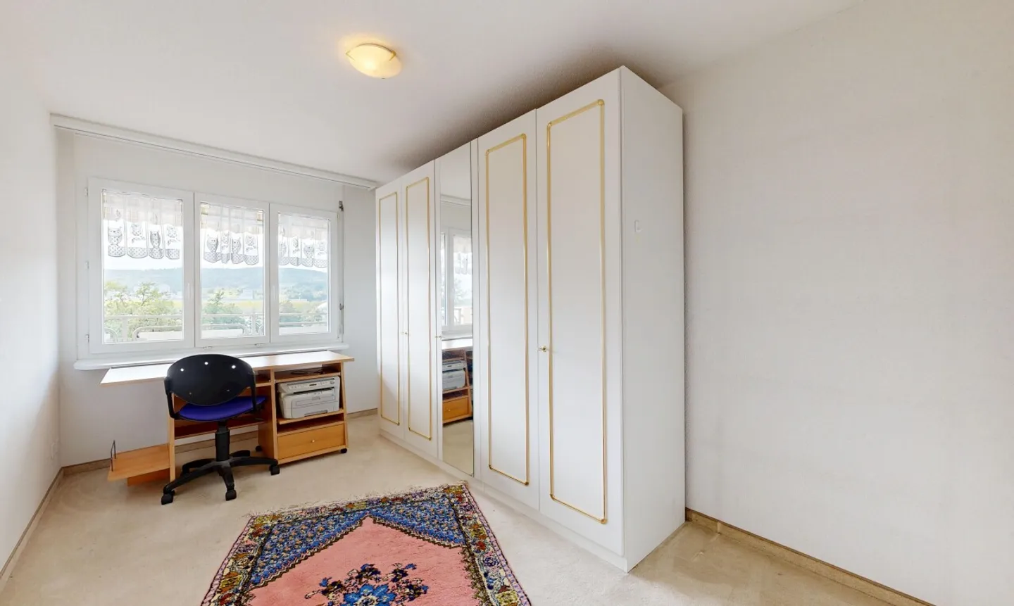 Appartement lumineux de 4,5 pièces avec belle vue à Oberengstringen - Photo 10 sur 11