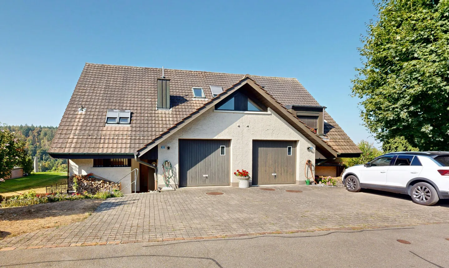 Maison individuelle jumelée avec vue dégagée et jardin spacieux - Photo 1 sur 11