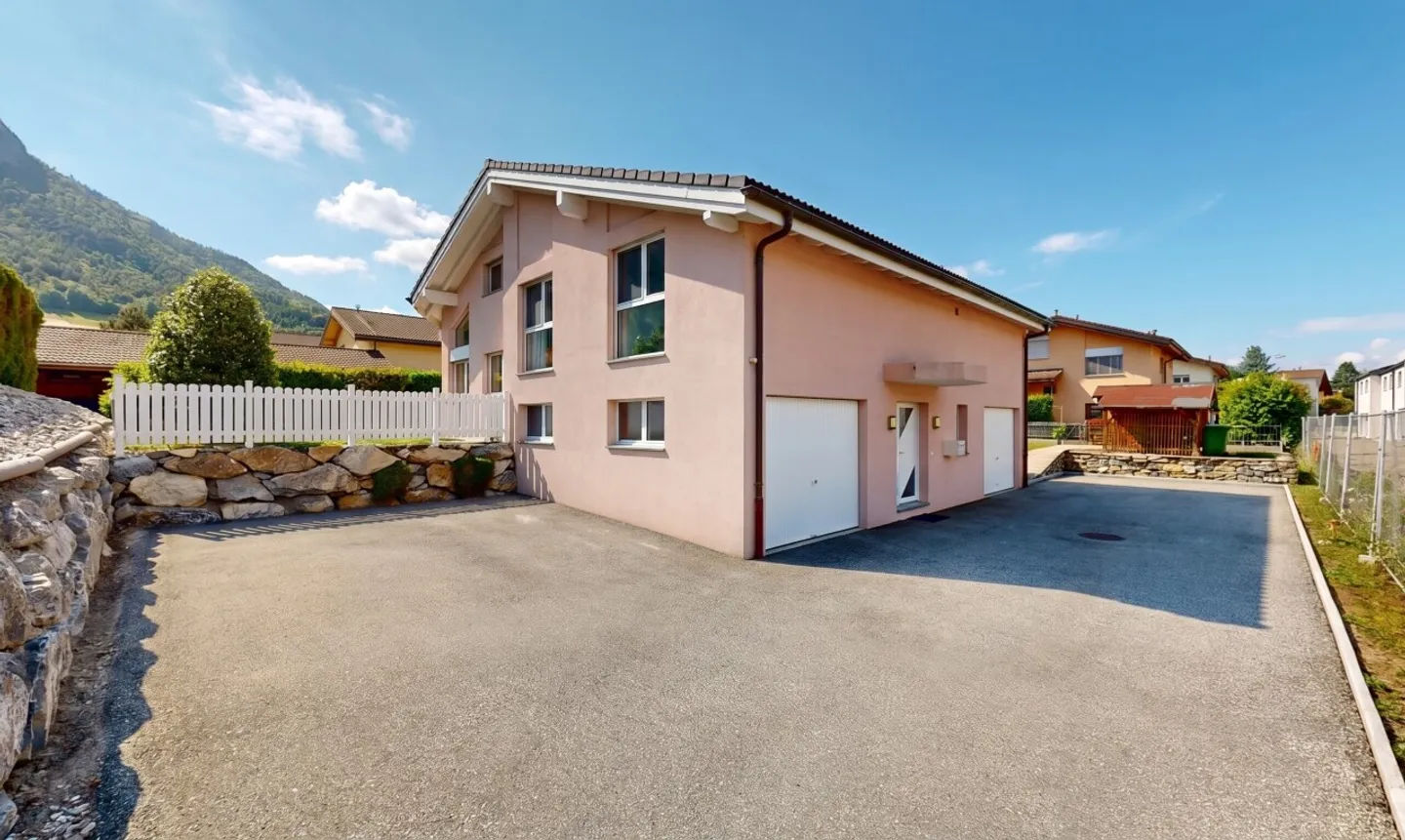 Bright family villa with large volumes in Bramois - Photo 4 of 11
