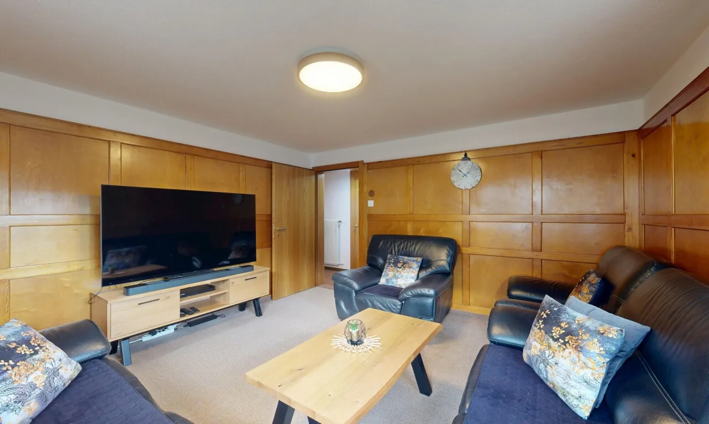 Freistehendes 6.5 Zimmer Einfamilienhaus mit Garten in Wangs - Foto 2 di 11