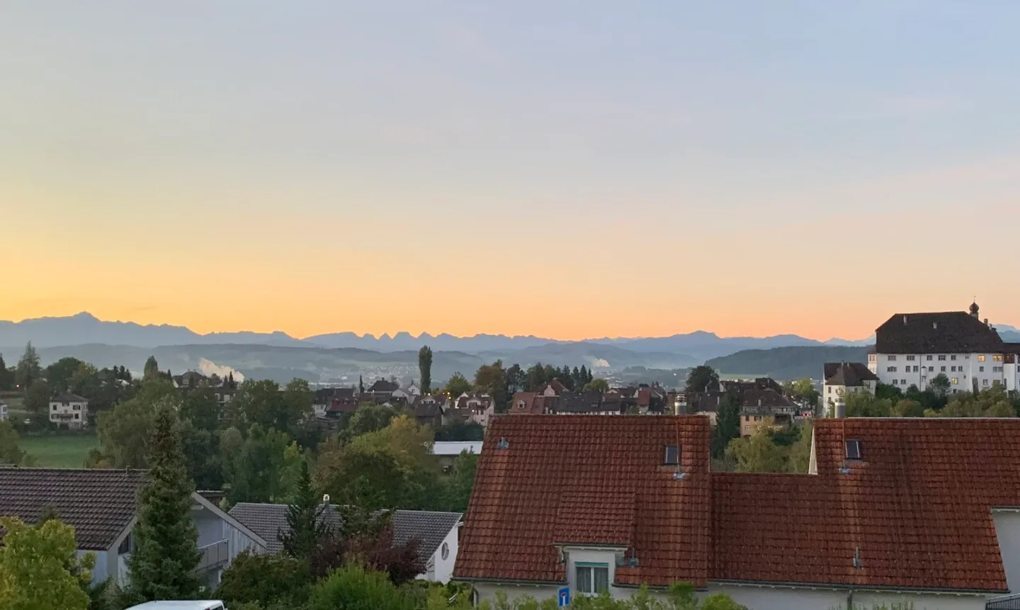 Modernes Apartment mit Balkon - Foto 4 von 11