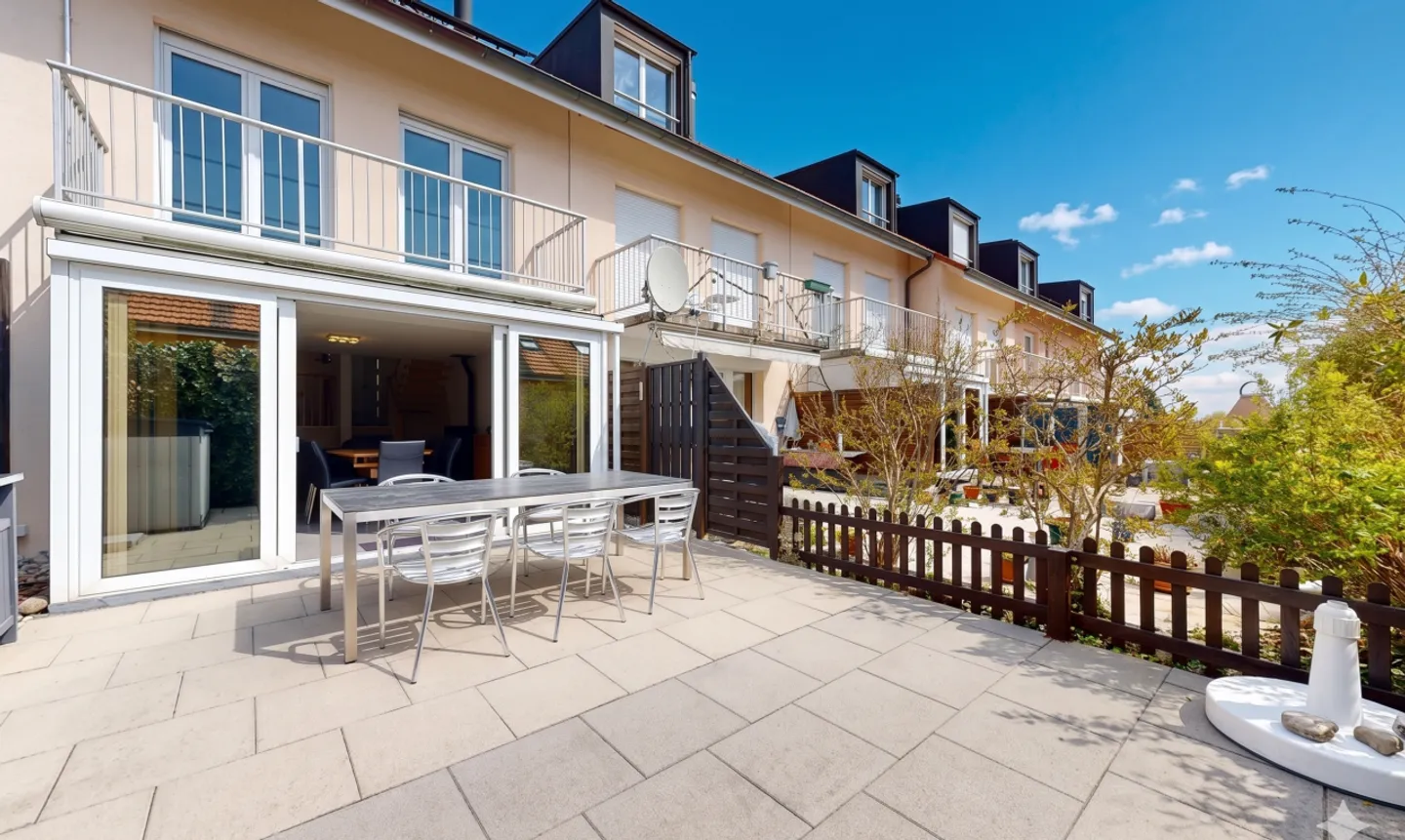 Wunderschönes Reihenhaus mit großer Terrasse - Foto 2 von 11