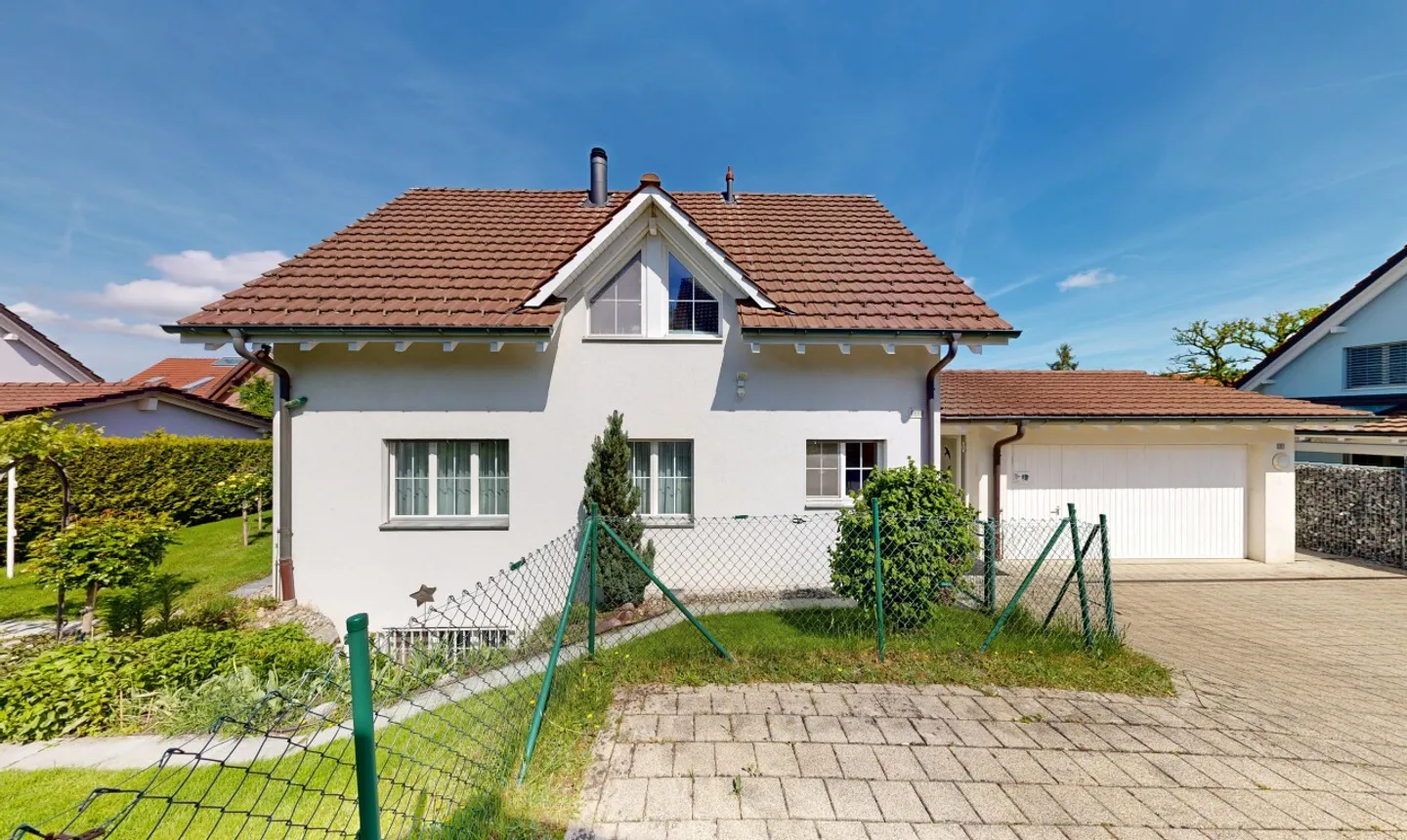 Wohnen mit Lebensqualität - 6.5-Zimmer-Einfamilienhaus in Sirnach - Photo 2 sur 11