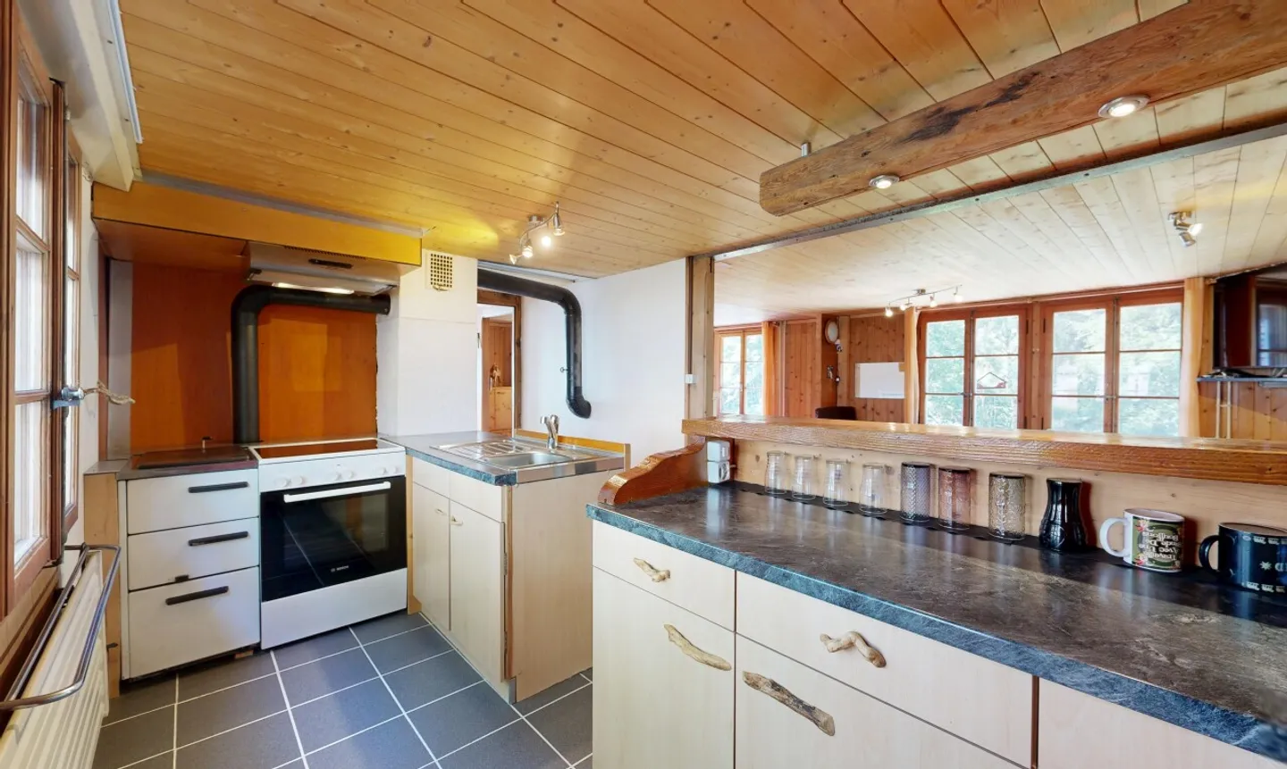 A charming chalet in a green setting - Photo 8 of 11