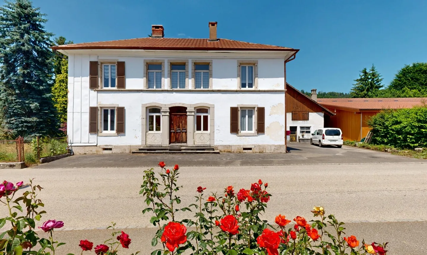 Maison familiale avec jardin - Photo 3 sur 13