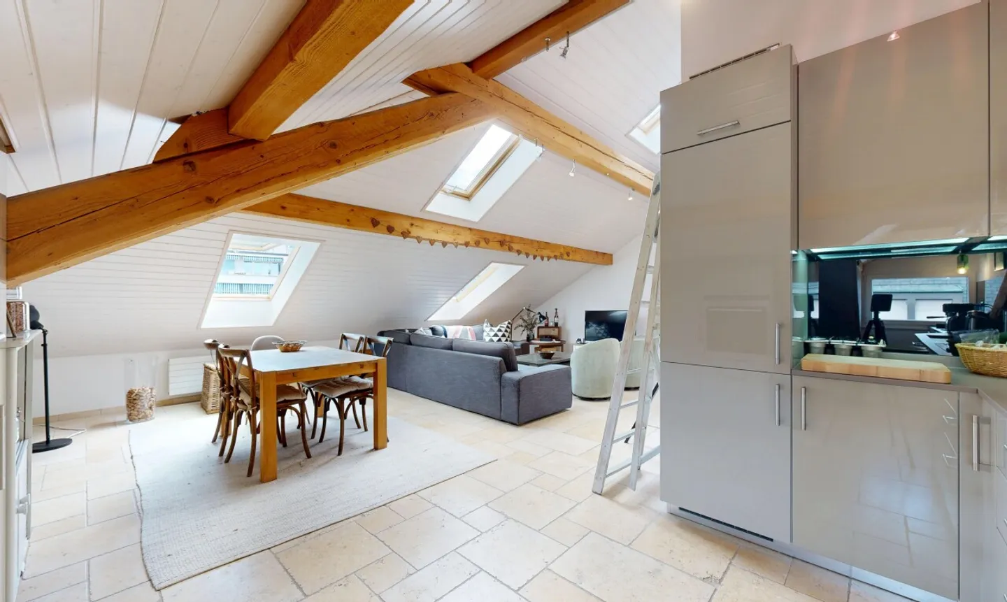 "Coup de coeur" Apartment - Top Floor in the Center of Lausanne - Photo 5 of 11