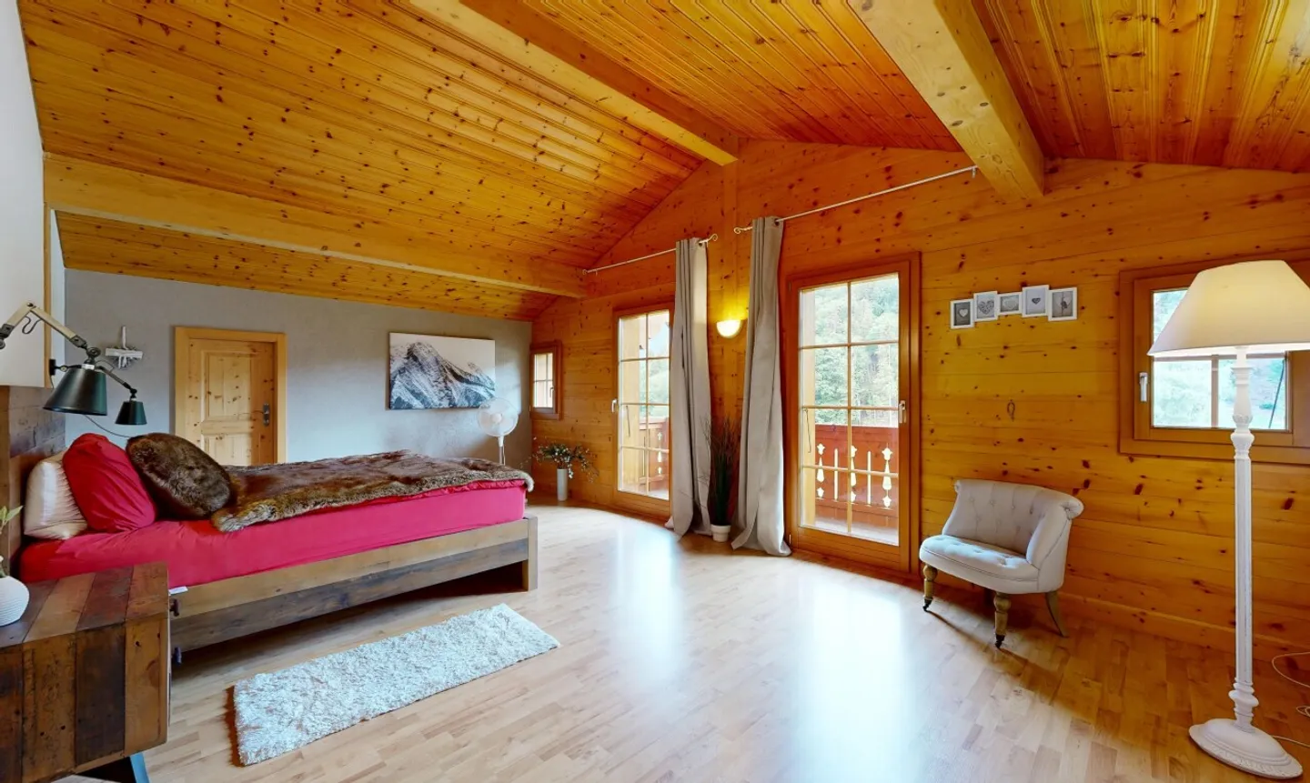 Magnificent chalet in the hamlet of Veyges - Photo 4 of 11
