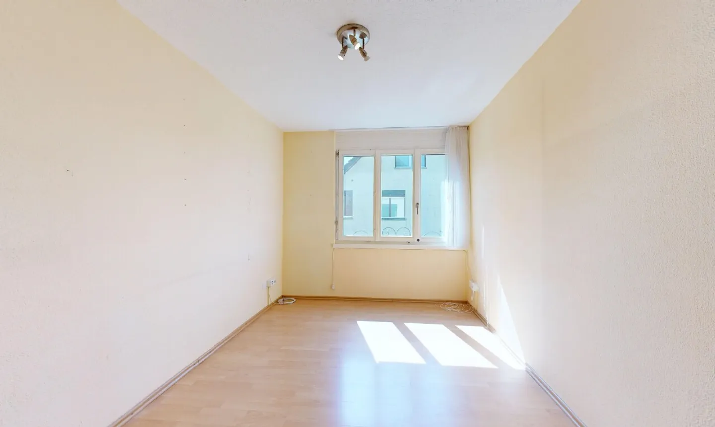 Maison individuelle jumelée avec vue dégagée et jardin spacieux - Photo 9 sur 11