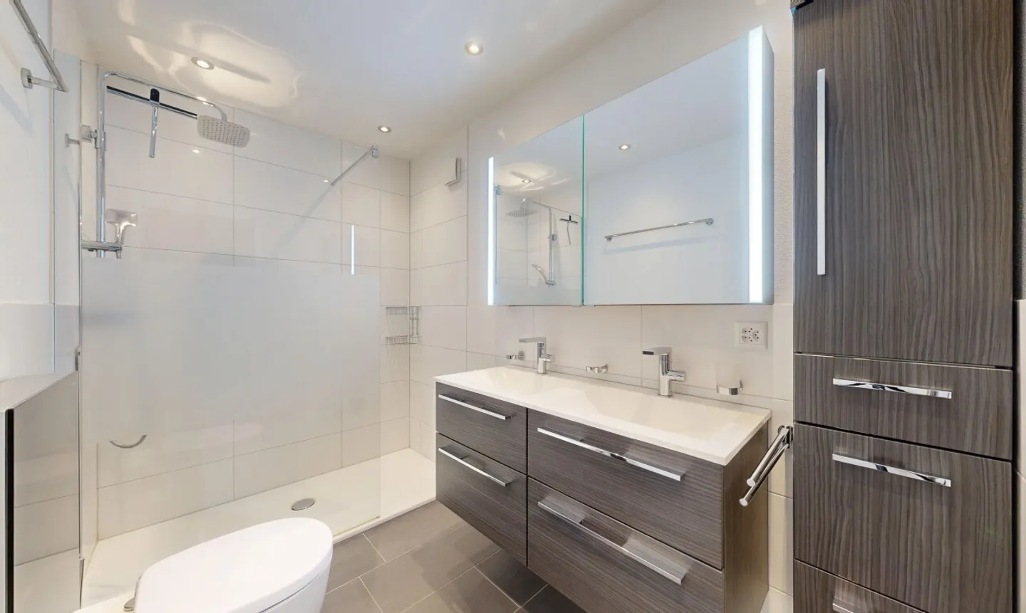 Attico con vista panoramica, camino e soffitta ampliabile - Foto 9 di 11