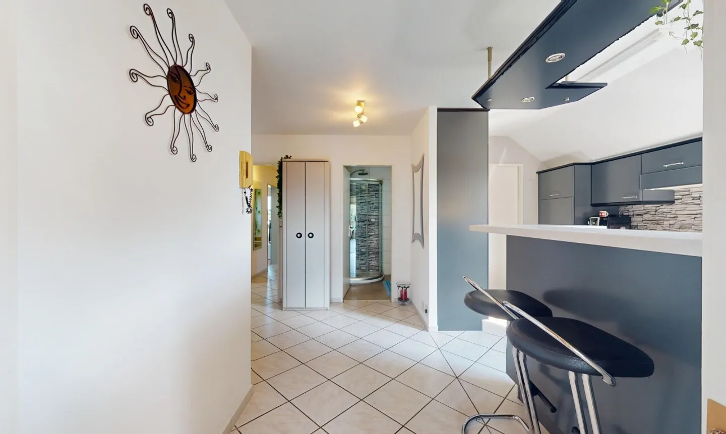 Charmante Dachwohnung mit Balkon - Foto 10 von 13