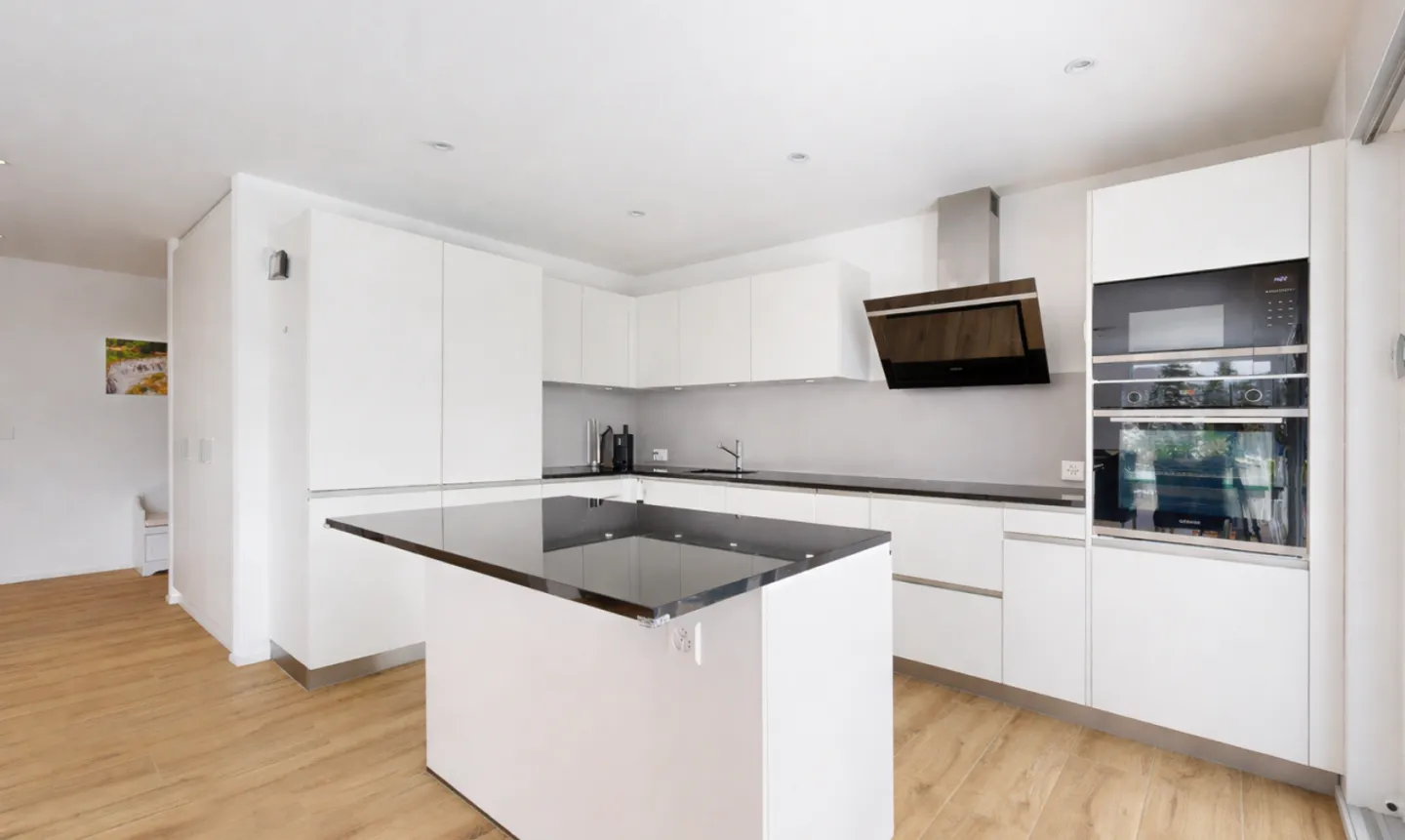 Wohnen mit Aussicht stilvolle Terrassenwohnung in Plasselb - Photo 4 of 11