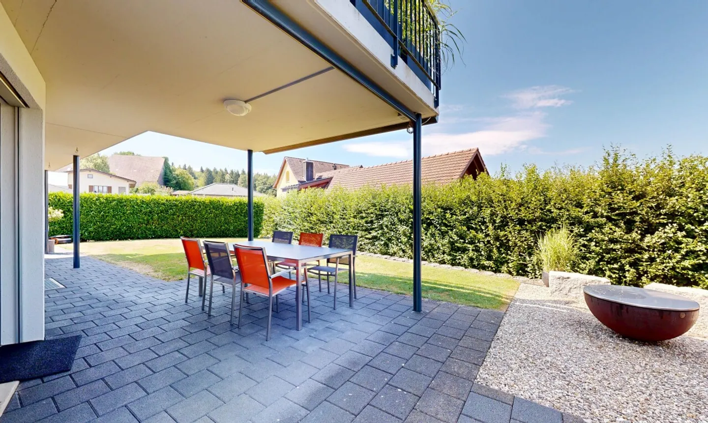 Charming family house with idyllic garden - Photo 2 of 11