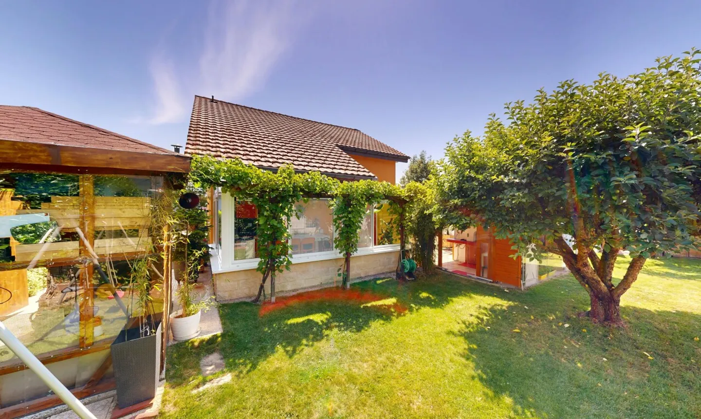 Family Home with Pool and Summer Kitchen - Photo 4 of 11