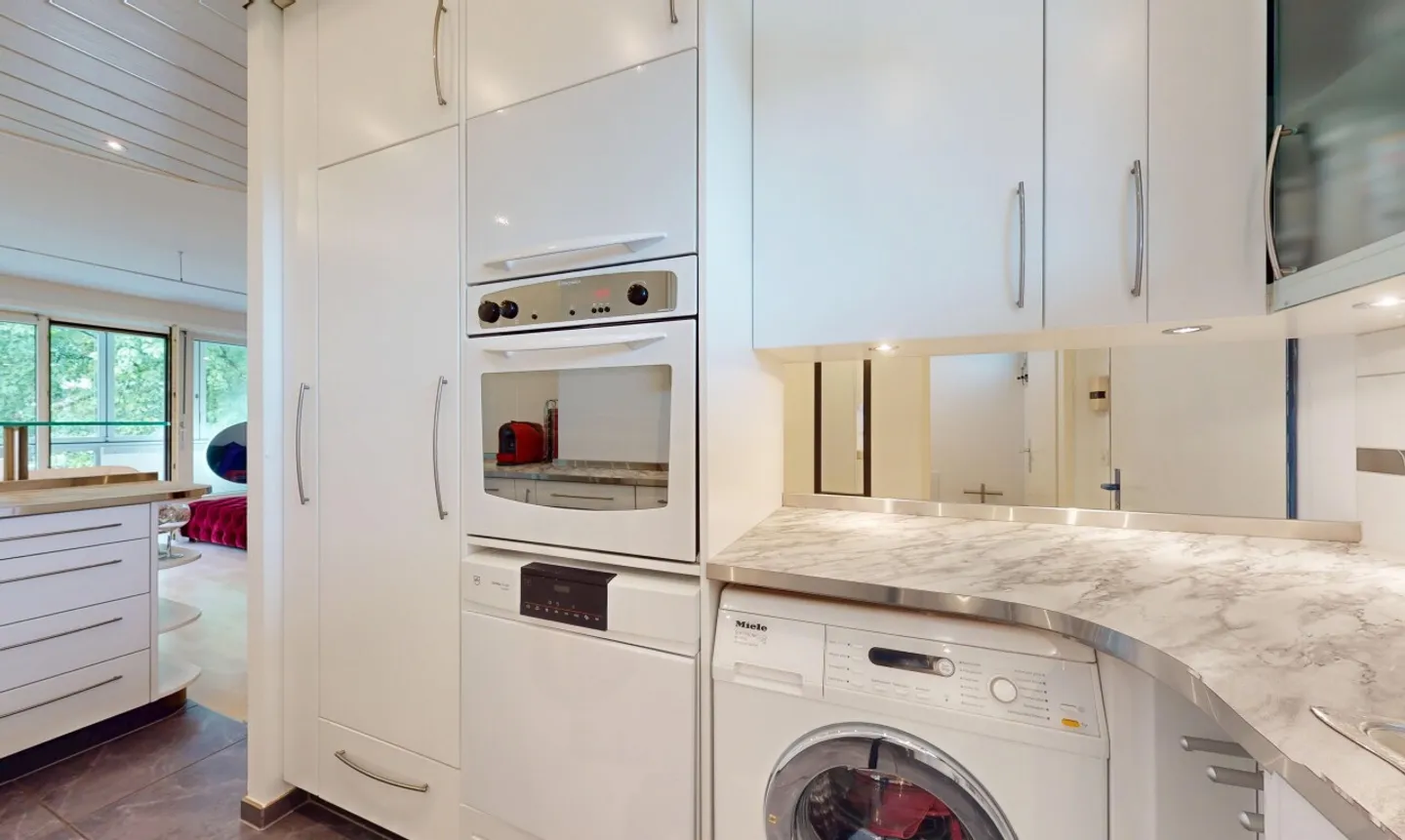Maisonette spacieuse avec 2 balcons et garage à Aesch BL - Photo 5 sur 11