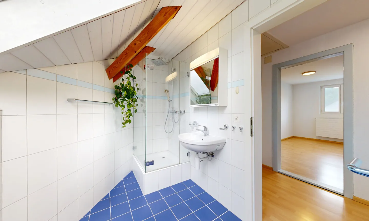 Familienhaus mit Waldnähe, grossem Garten und Potenzial - Photo 9 sur 11