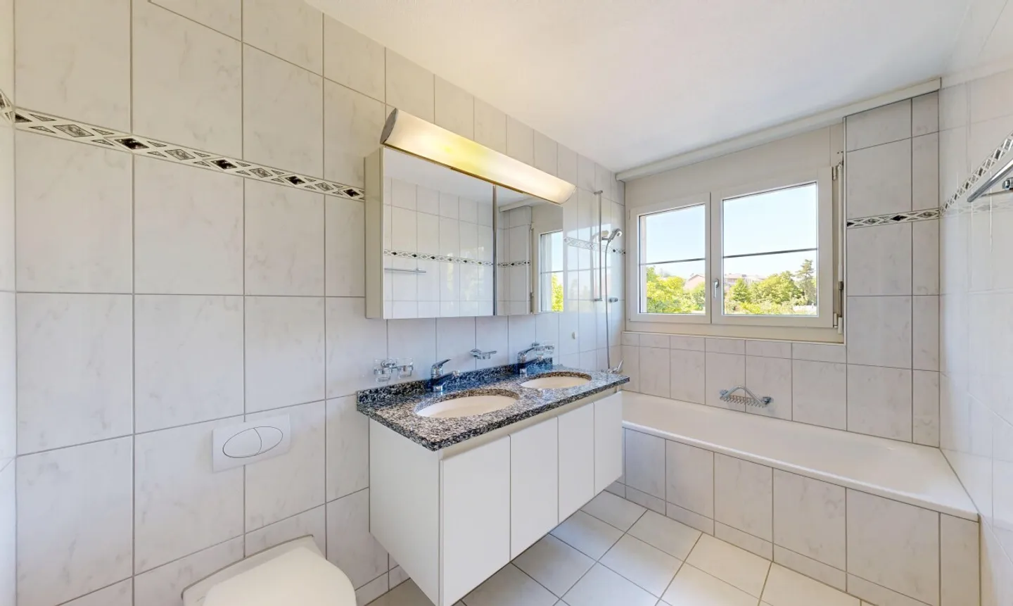 Tax-Advantaged Living Happiness: 4.5-Room Apartment in Binz - Photo 9 of 11