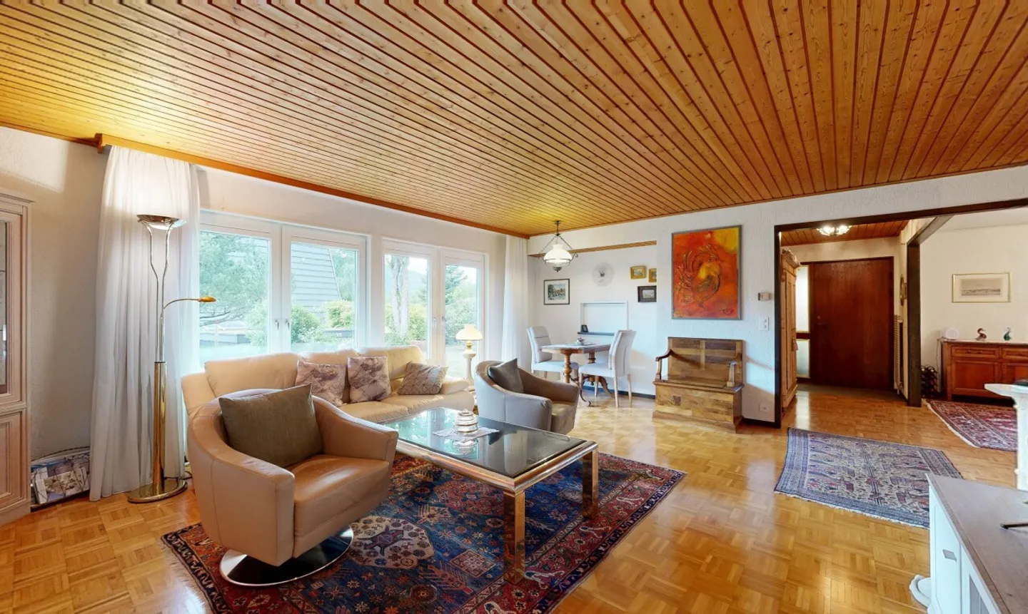 Charming home with garden idyll and panoramic view - Photo 3 of 11