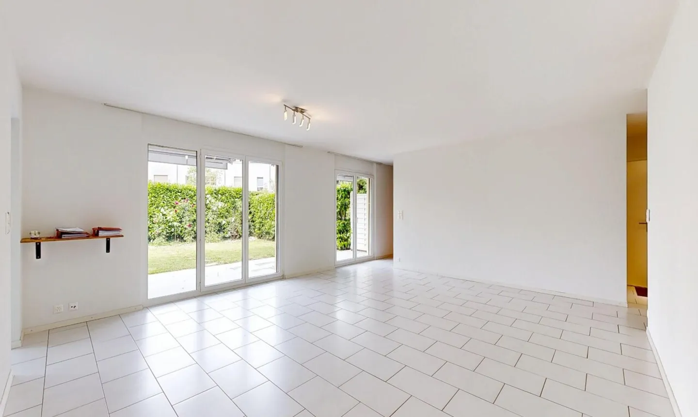 Spacious Garden Apartment in Morges - Photo 3 of 11