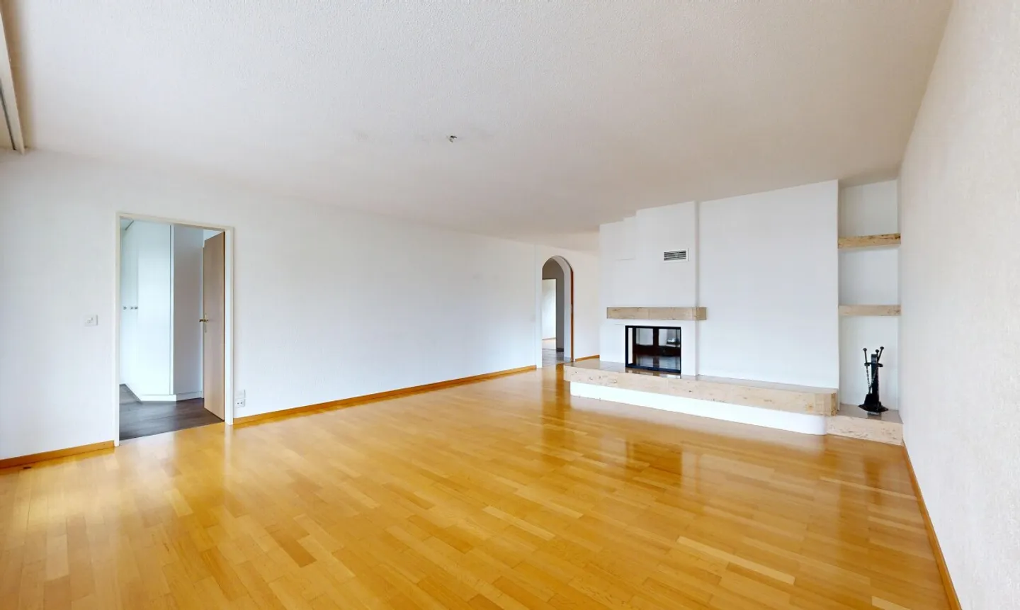 Appartamento attraente di 4,5 stanze con balcone in una posizione tranquilla a Widen - Foto 5 di 11