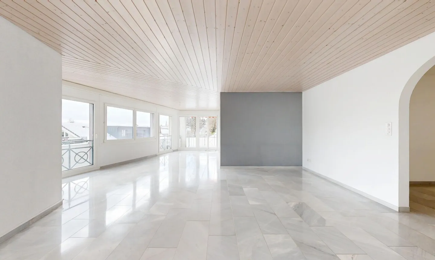 Appartamento spazioso con vista mozzafiato - Foto 4 di 13